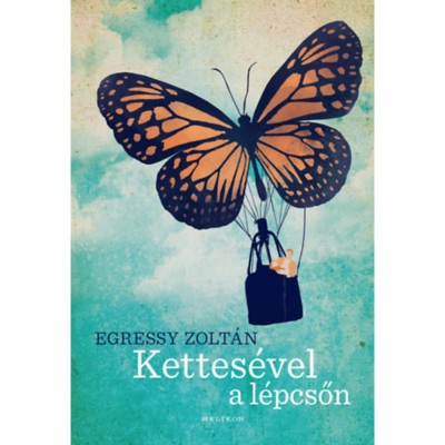 Kettes&amp;eacute;vel a l&amp;eacute;pcsőn - Egressy Zolt&amp;aacute;n foto