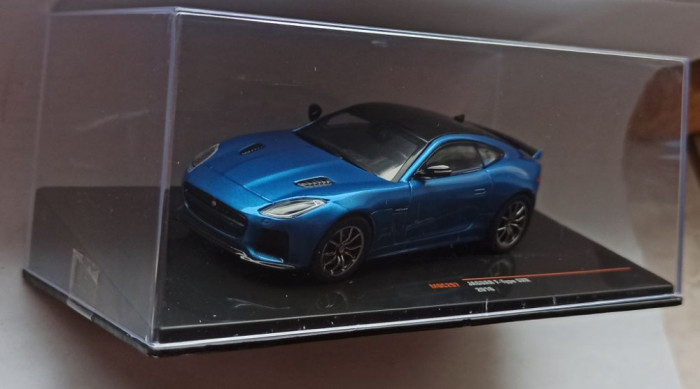 Macheta Jaguar F-Type SVR 2016 - IXO 1/43