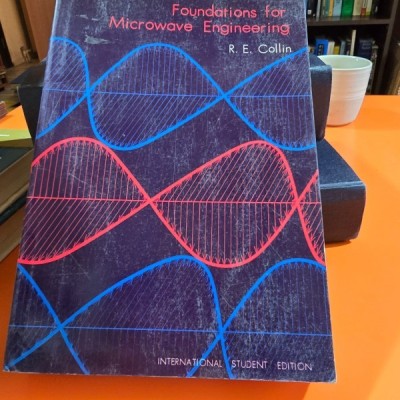 Foundation for Microwave Engineering - R. E. Collin foto