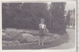 Bnk foto Fata in Parcul Bucov - 1970, Alb-Negru, Romania de la 1950, Natura