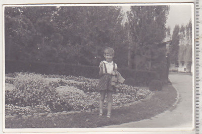 bnk foto Fata in Parcul Bucov - 1970 foto