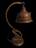 Veioză de epocă &icirc;n stil Art Nouveau din alamă, de birou, cca anii 1900-1910