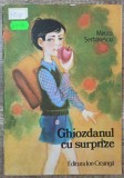 Ghiozdanul cu Surprize - Mircea Serbanescu, Elena Boariu (Ilustratii), Editura Ion Creanga, 1977, Carte Copii, Povesti Ilustrate