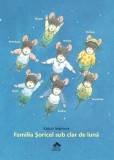 Familia Soricel sub clar de luna - Kazuo Iwamura