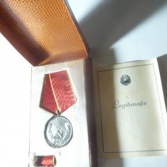 Medalia Muncii RSR , cutie originala , bareta , Legitimatie 1966
