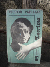 LACRIMA - VICTOR PAPILIAN foto