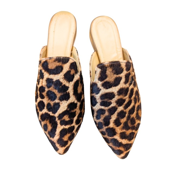 Saboti dama din piele de ponei cu imprimeu animal print Sole