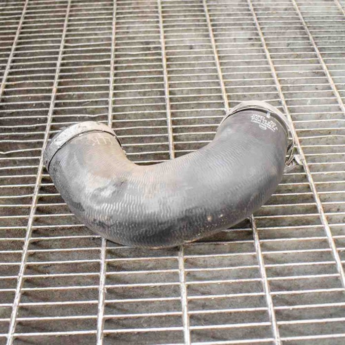 Furtun intercooler AUDI Q7 4L 2013 OEM: 4L0145972A