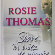 SOARE IN MIEZ DE NOAPTE de ROSIE THOMAS , ANII '2000