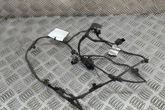 VW PASSAT Variant B7 365 2014 OEM: 3AF971104L SKU: 30782181
