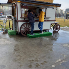 Vând urgent carute tip fast food la super pret!!!