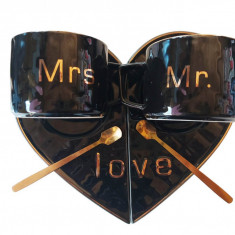 Set 2 cesti de cafea cu suport in forma de inima, Love, Mr, Mrs, Negru, 105MK