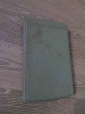 VERSURI (EDITIE BIBLIOFILA PE HARTIE SUBTIRE DE 35g)-TUDOR ARGHEZI foto