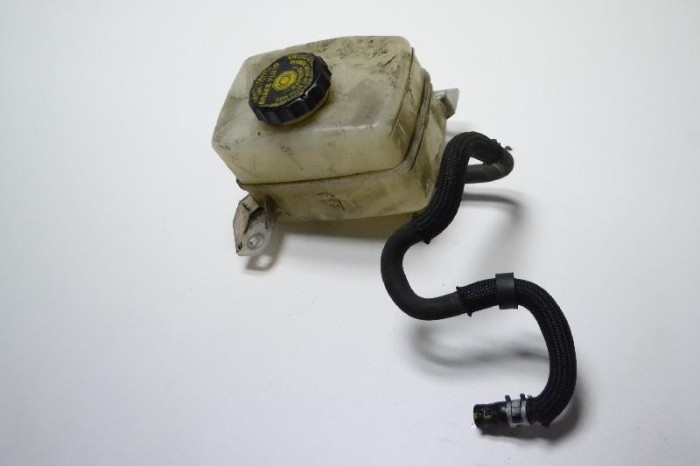 Rezervor lichid de fr&acirc;nă LEXUS RX _U3_ 2007 OEM: 132311-40500 2561091