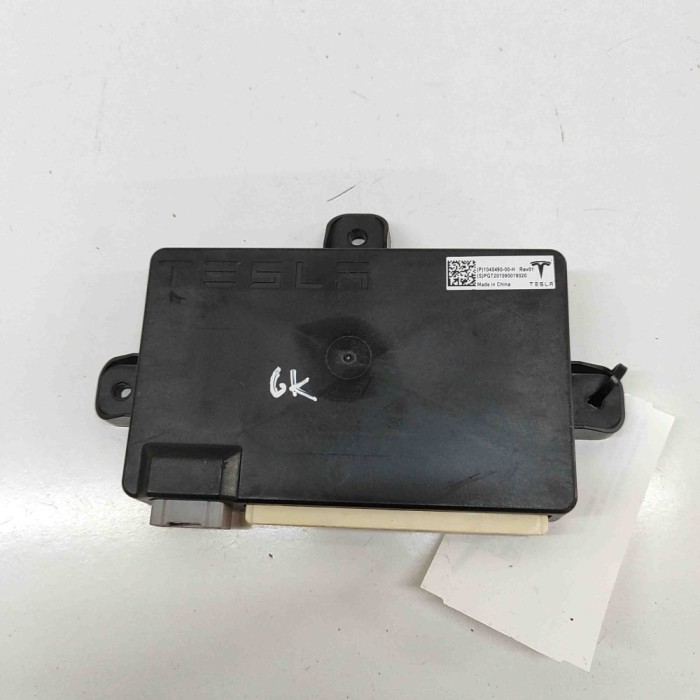 Modul de control ușă st&acirc;nga spate TESLA MODEL X 2020 OEM: 1045490-00-H 31691388