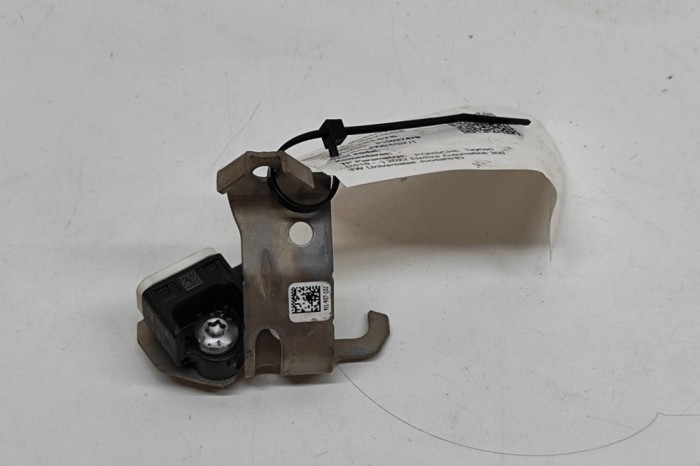 Senzor de impact dreapta spate PORSCHE Taycan 2022 OEM: 971907651 | 31861476