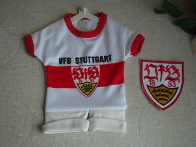 Echipament Bizar si Ecuson - VFB Stuttgart foto