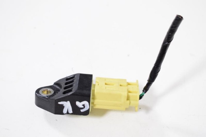 Senzor de impact st&acirc;nga spate SUBARU IMPREZA Hatchback GR, GH, G3 2009 OEM: 98237AG000,764A04MF7 3272694