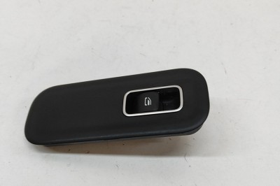 Buton geam ușă st&amp;acirc;nga față MERCEDES-BENZ CLA Coupe C118 2023 OEM: A1679050201,A1777203402 | 31985422 foto