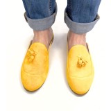 Saboti din piele intoarsa accesorizati cu ciucuri Tea Yellow