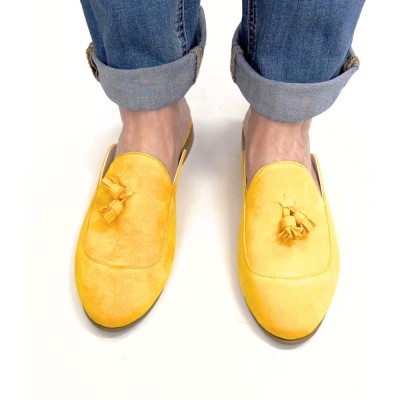 Saboti din piele intoarsa accesorizati cu ciucuri Tea Yellow foto