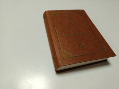 NOUL TESTAMENT CU PSALMII 1983 TIPARIT CU APROBAREA SF. SINOD SUB INDRUMAREA PATRIARHUL IUSTIN/ COLABORATOR BARTOLOMEU ANANIA, FORMAT 15 x 10,5 CM. foto