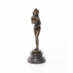 Nud-statueta din bronz pe un soclu din marmura EC-1