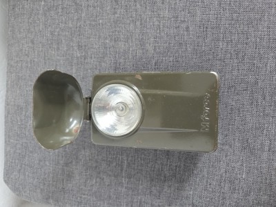 Lanterna militara patrata foto