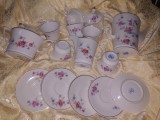 Superb seviciu vechi inflorat cu marine aurie.serviciu de cafea Romanesc ARTFIL Bone Sighisoara,lipsa o farfurioara.Nefolosit