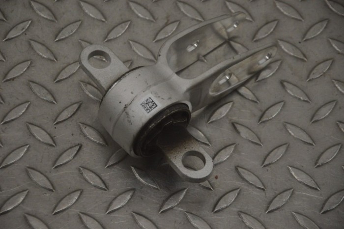 Suport motor st&acirc;nga TESLA MODEL S 2016 OEM: 1468205-00-C,1055366-00-F | 23962585