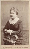 M1890N Femeie, fotografie studio Meinhardt &eacute;s Cs&aacute;sz&aacute;r, Cluj