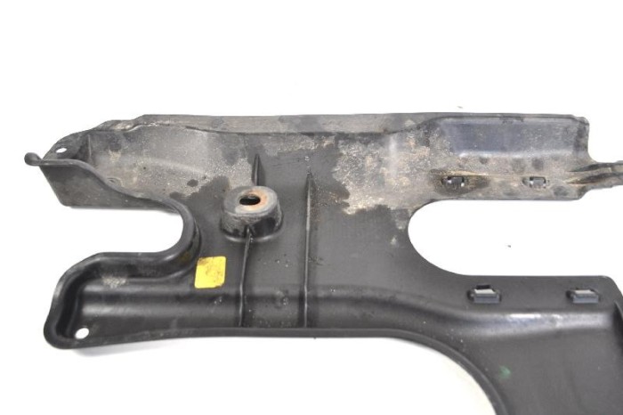 Alt scut motor VW TIGUAN AD1 2018 OEM: 5Qf825101 3700149