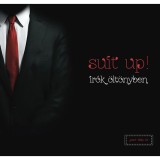 Suit up! &Iacute;r&oacute;k &ouml;lt&ouml;nyben - Bach M&aacute;t&eacute;