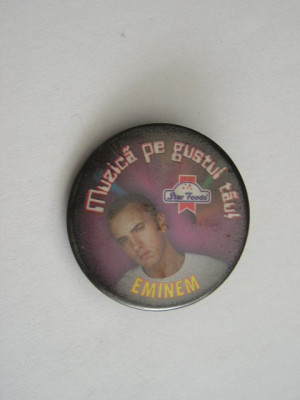 QW9 I 54 - Insigna - tematica muzica - Eminem foto