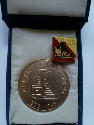 Medalie și insignă 1953-1983 Iprochim - I.I.T.P.I.C. Filiala Iași foto