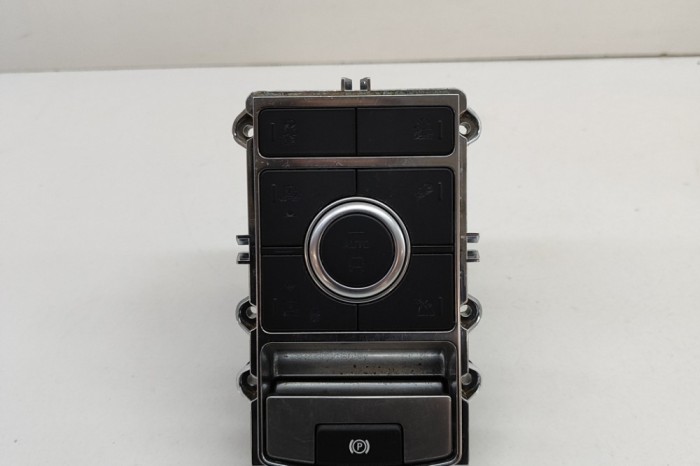 Panou de butoane LAND ROVER RANGE ROVER SPORT II L494 2018 OEM: JPLA-14B596-HC | 27147006