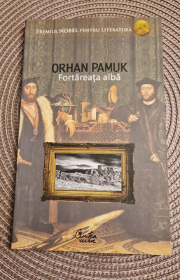 Fortareata alba Orhan Pamuk foto