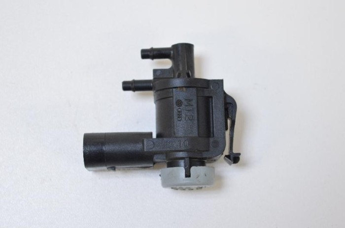 Supapa solenoid AUDI A3 8V1, 8VK 2014 OEM: 1K0906283A 2301367