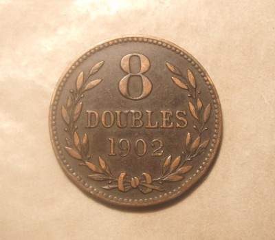 GUERNSEY 8 DUBLES 1902 foto
