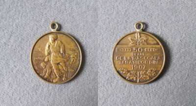 Medalia 50 ani de la rascoala din 1907 foto