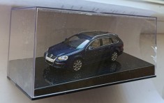 Macheta VW Golf 5 V Variant Break albastru - Autoart 1/43 Volkswagen