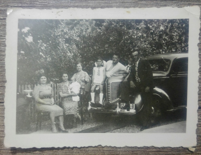 Fotografie de familie cu automobil, Floreasca 1939