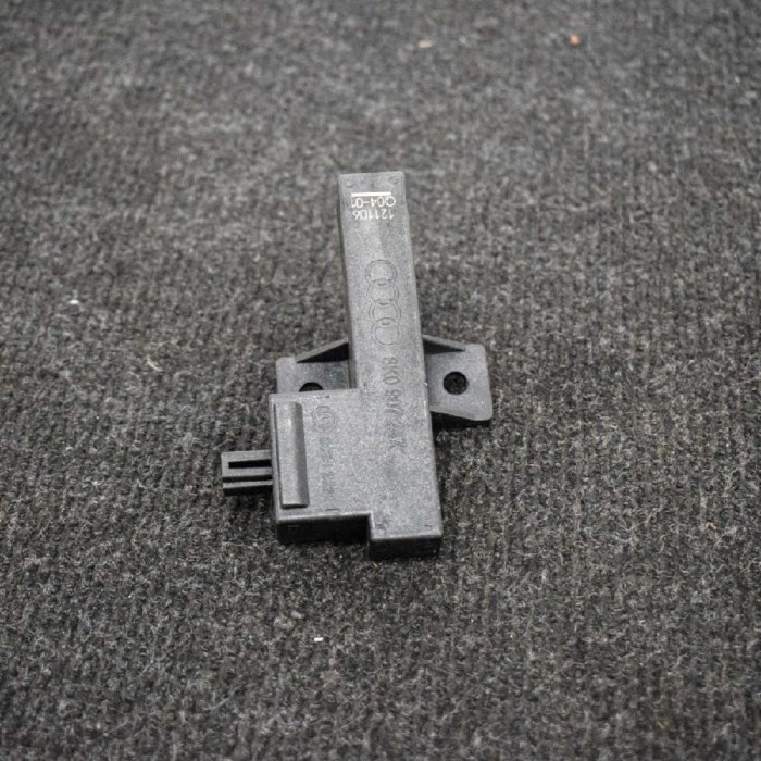 Amplificator de antena AUDI Q5 8R 2015 OEM: 8K0907247 3695404