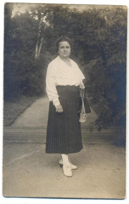 AD 1477 C.P.VECHE- DOAMNA IN TINUTA DE EPOCA-FOTOGRAF SCHULLERBAUER, FRANZENSBAD foto