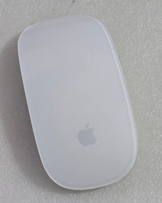 Mouse Apple Magic Mouse 1, A1296, Wireless, Bluetooth, 3Vdc, Laser, Multi-Touch