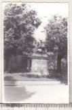 Bnk foto Cluj Napoca - Statuia Sf Gheorghe - 1973, Alb-Negru, Romania de la 1950, Cladiri