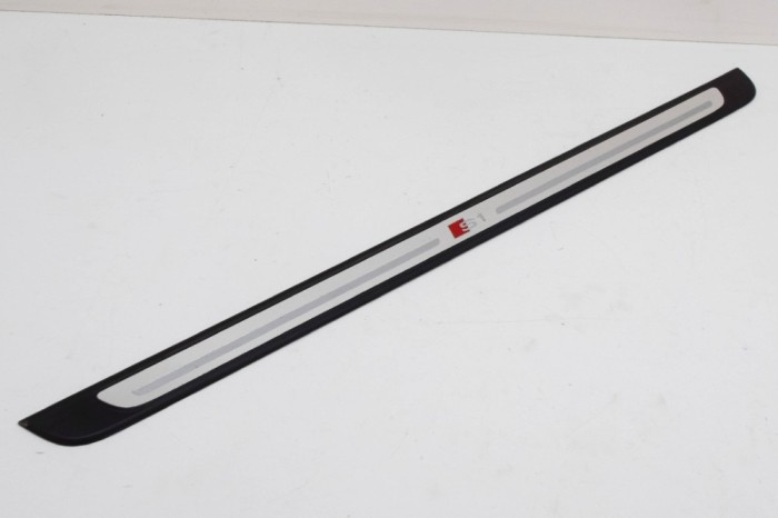 Ornament prag st&acirc;nga față AUDI A1 8X1, 8XK 2014 OEM: 8X3853373C 11510803