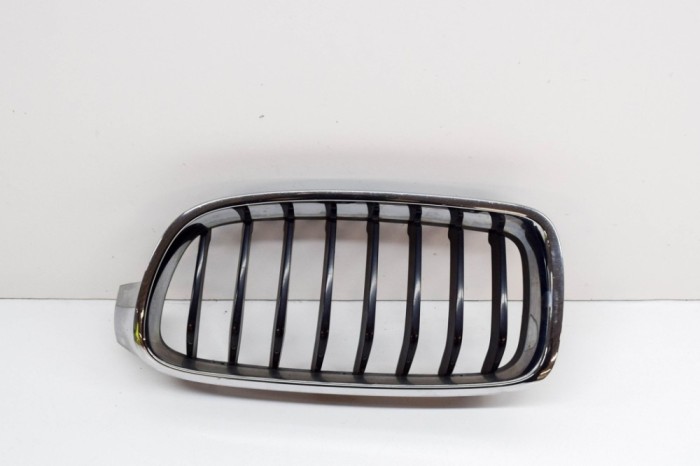 Grila st&acirc;nga față BMW 3 F30, F80 2016 OEM: 7405835,7263479,7260497,7263481,7255411 15061283
