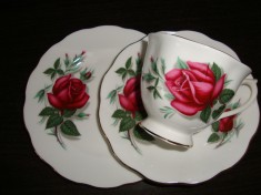 SET / SERVICIU MIC DEJUN DIN PORTELAN ENGLEZESC ROYAL ALBERT foto