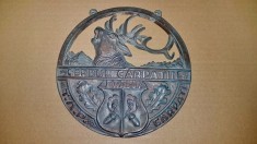 F169-Aplica Cerbul Carpatin Brasov Romania veche metal fonta masiva stare buna.